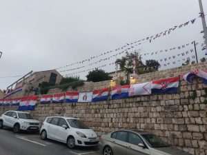 DUBROVNIK: Kapelica u hrvatskim bojama i simbolom Vukovara