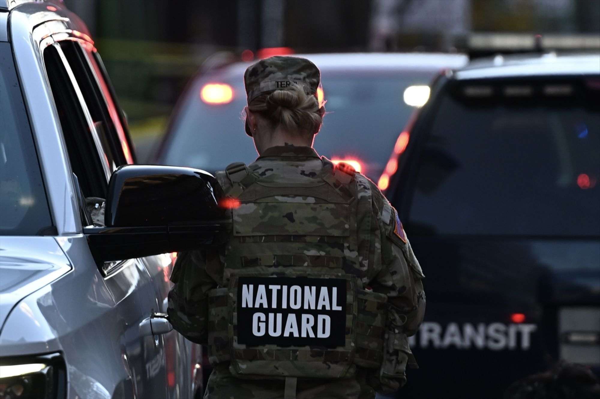 TERORISTIKI ČIN U WASHINGTONU: Osumnjičenik iz Afganistana pucao na pripadnike Nacionalne garde u Washingtonu TERORISTIKI ČIN U WASHINGTONU: Osumnjičenik iz Afganistana pucao na pripadnike Nacionalne garde u Washingtonu