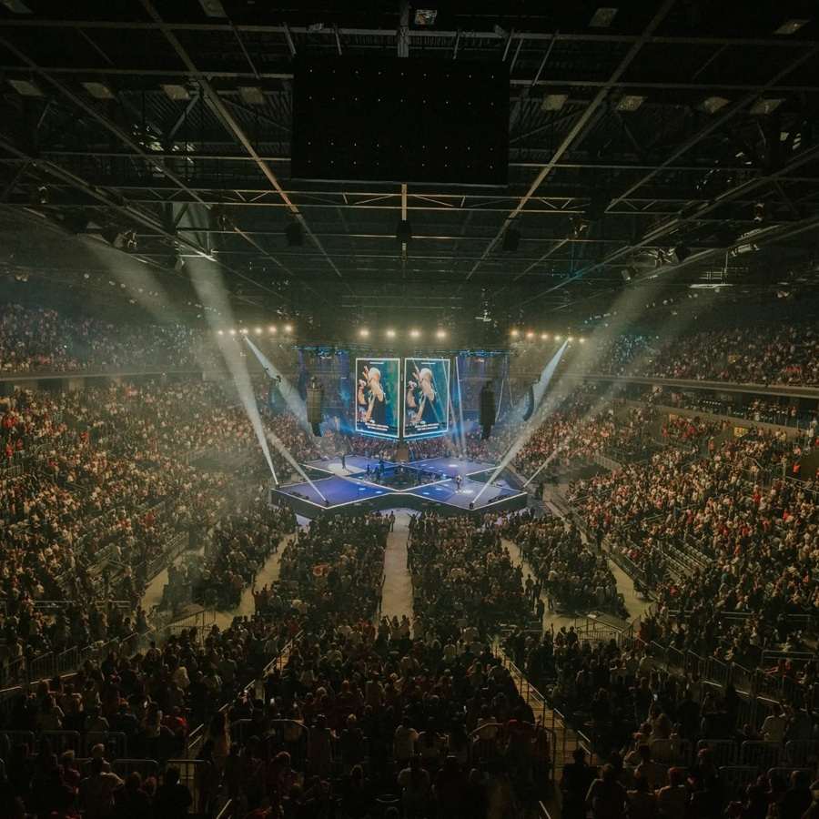 ZA OVAJ DOGAĐAJ PUTUJE SE I KILOMETRIMA, SVAKE GODINE RASPRODAN: Slavljenje uz najpoznatije kršćanske duhovne pjesme i ove godine na “Progledaj srcem” Koncert Progledaj srcem / Foto: Jana Redeljak