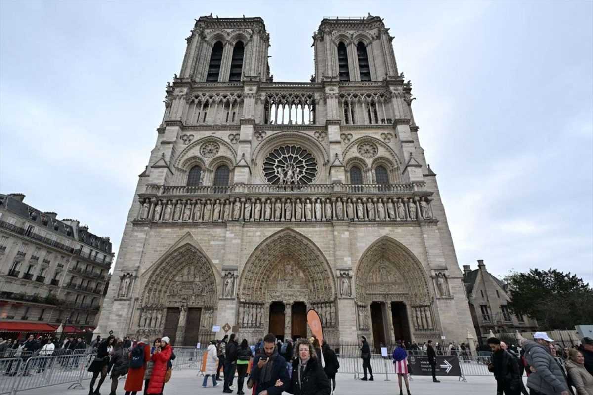 OKO 30.000 POSJETA DNEVNO: Parišku katedralu Notre-Dame od ponovnog otvaranja posjetilo 11 milijuna turista
