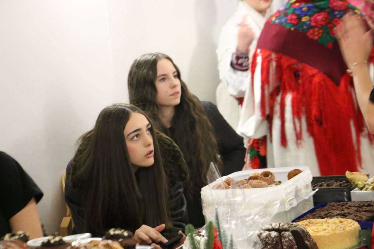 PONOS HRVATSKOG ISELJENIŠTVA I DOMOVINE: KUD Tkanica u Linzu ugostio folkloraše iz Mainza, Pleternice, Svilaja... Božićni domjenak u Linzu / Foto: Fenix (MD)