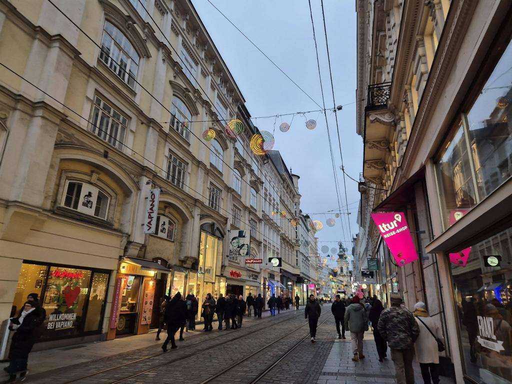 LINZ U BOŽIĆNO VRIJEME: Želje ljudi u Marijinoj katedrali, Linzertorte i Hrvati Linz / Foto: Fenix (AŠ)