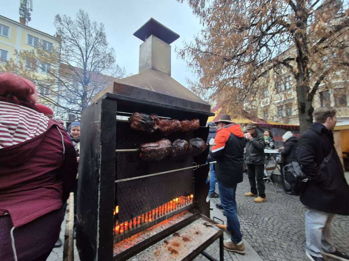 LINZ U BOŽIĆNO VRIJEME: Želje ljudi u Marijinoj katedrali, Linzertorte i Hrvati Linz / Foto: Fenix (MD)