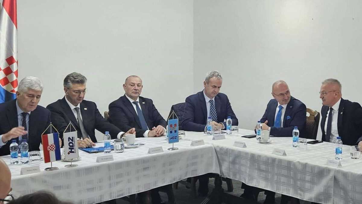 PROBLEM PREGLASAVANJA HRVATA: Plenković se nada da će se uskoro izmijeniti Izborni zakon u BiH PROBLEM PREGLASAVANJA HRVATA: Plenković se nada da će se uskoro izmijeniti Izborni zakon u BiH