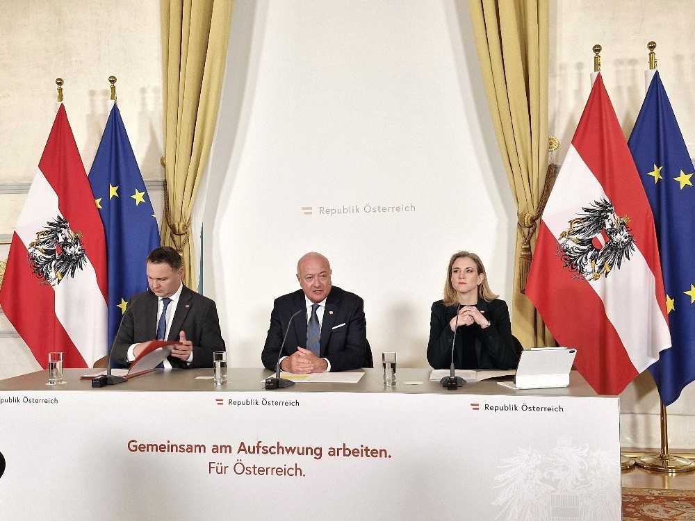 RASTEREĆENJE GRAĐANA I JAČANJE INDUSTRIJE: Cjenovna ofenziva austrijske Vlade: Prepolovljen PDV za hranu s 10 na manje od 5 posto, jeftinija struja, gorivo…