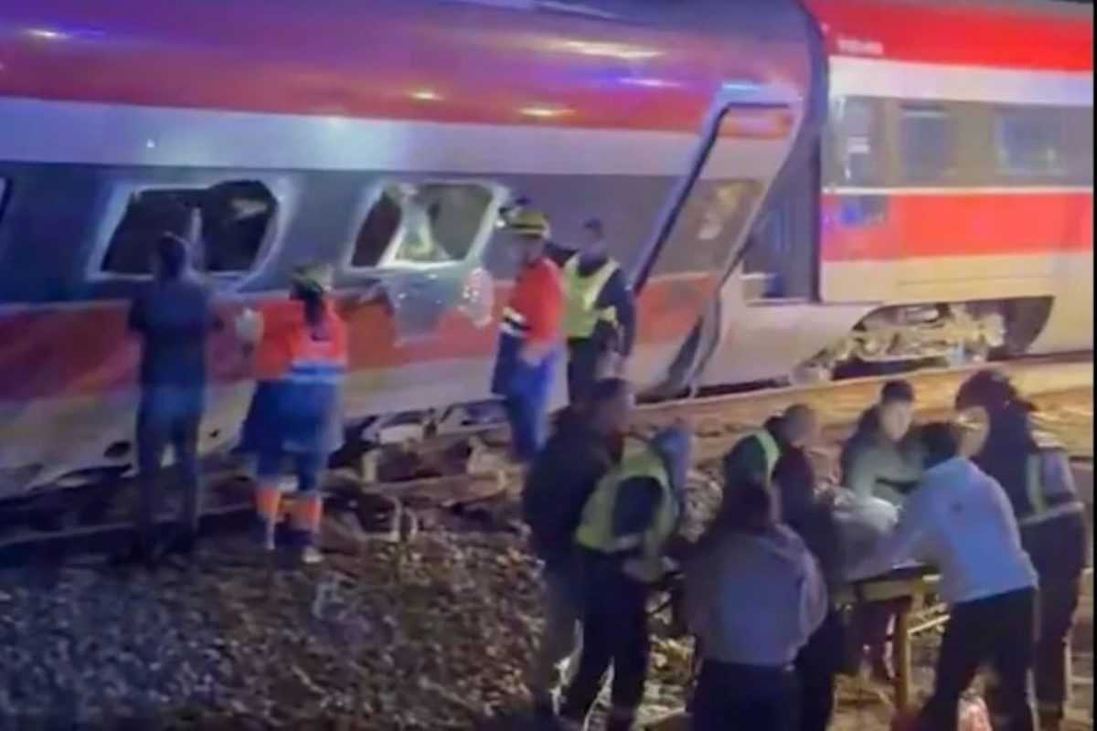 STRAVIČNA ŽELJEZNIČKA NESREĆA: Najmanje 39 osoba je poginulo, a 75 putnika je ozlijeđeno u sudaru vlakova kod Cordobe
