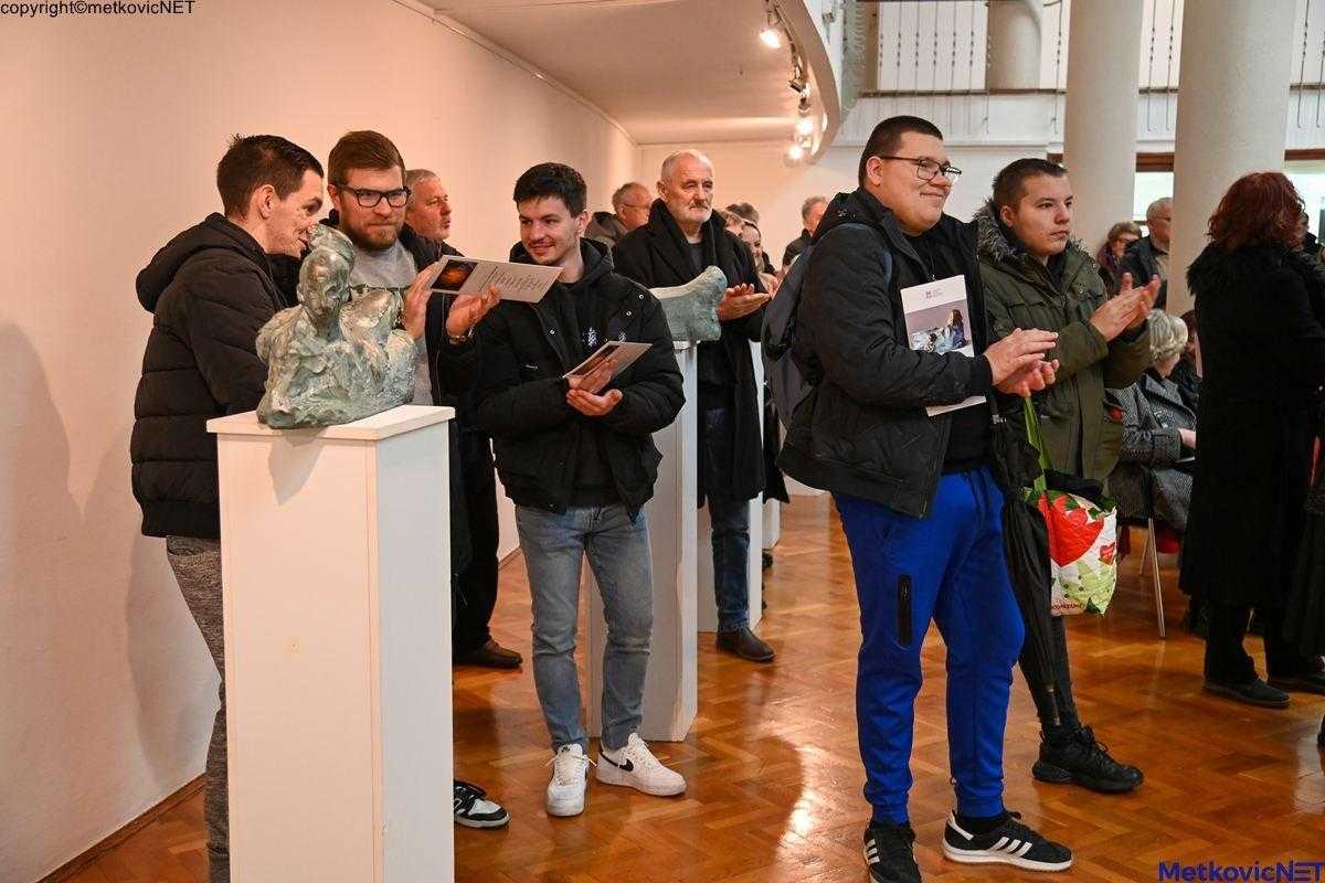 METKOVIĆ: Otvorena izložba „Modeliranje mora“ akademskog kipara Branka Ivana Imrovića Izložba ,Modeliranje mora’ / Foto: Fenix (ZV)