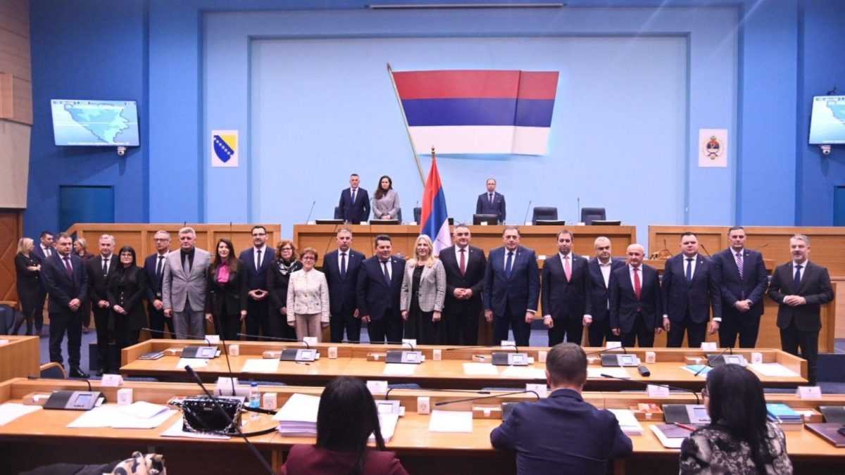 BANJA LUKA: Dodikov čovjek ponovno izabran na čelo nove vlade RS BANJA LUKA: Dodikov čovjek ponovno izabran na čelo nove vlade RS