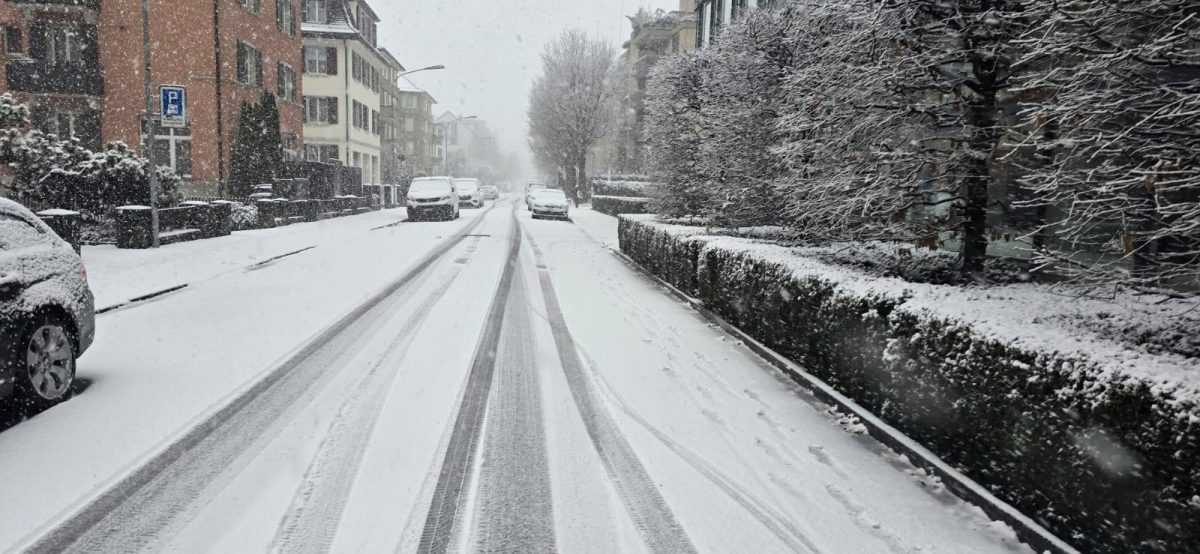 ZÜRICH ZATRPAN SNIJEGOM: Obustavljen autobusni promet i otkazani letovi Zürich pod snijegom / Foto: Fenix (Daniela Škegro)