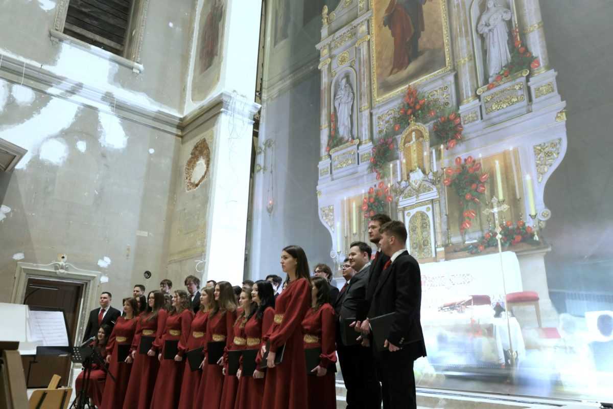 ZAVRŠILA JE OBNOVA: Premijer Plenković na koncertu u obnovljenoj bazilici u Palmotićevoj ZAVRŠILA JE OBNOVA: Premijer Plenković na koncertu u obnovljenoj bazilici u Palmotićevoj