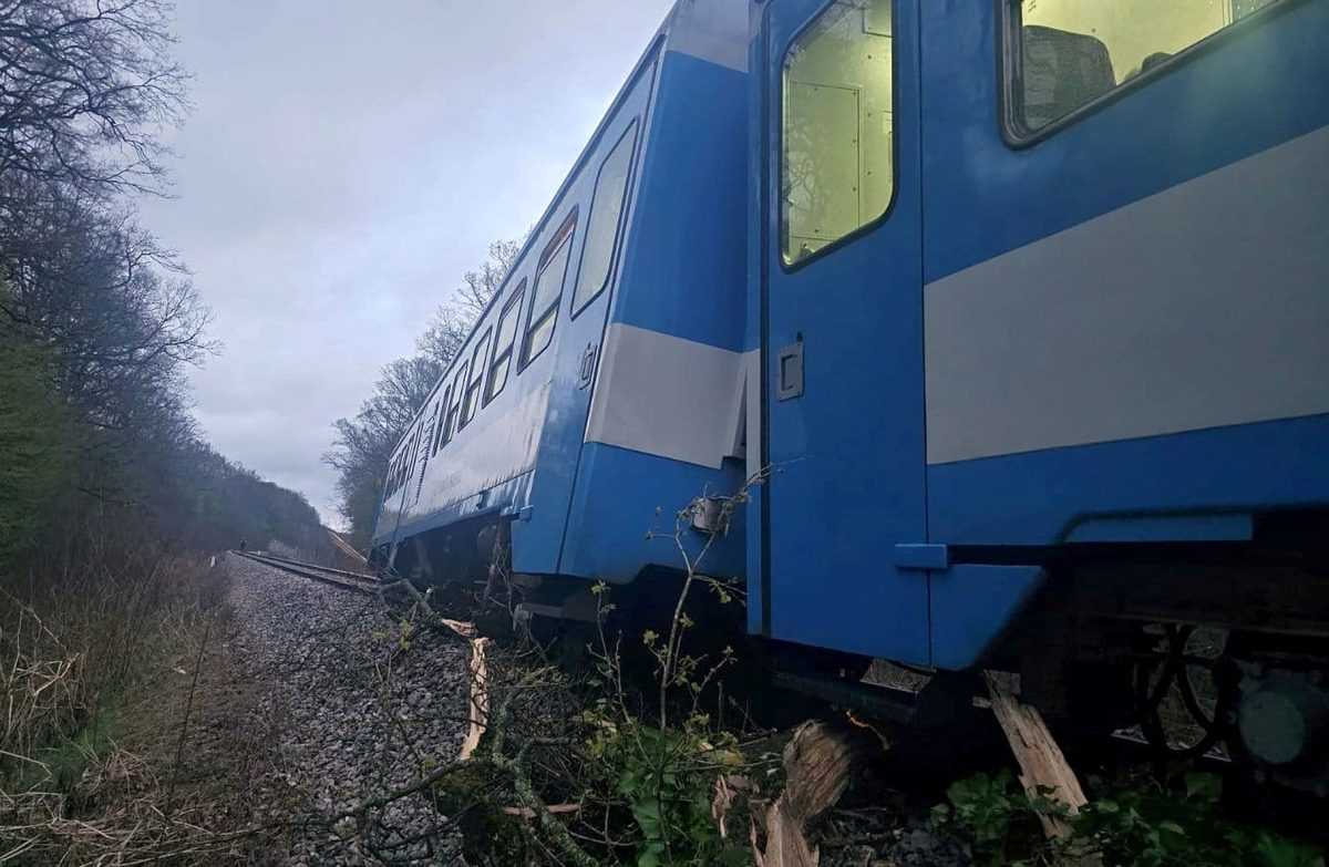 PRUGA ZATVORENA: Iskliznuće vlaka u Hrvatskoj, troje ozlijeđenih Iskliznuće vlaka / Foto. Hina