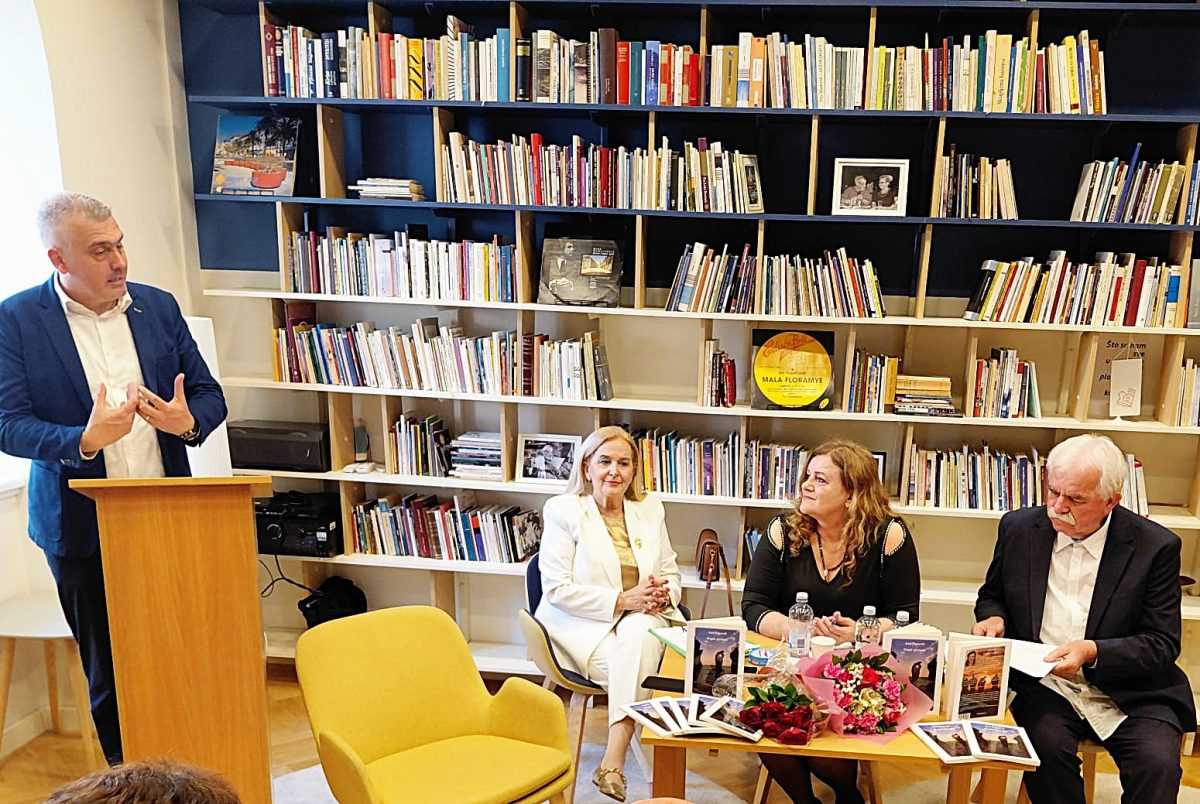 RATNA SJEĆANJA I POEZIJA: Bečka Hrvatica Ana Petrović u Splitu predstavila zbirku “Magla sjećanja” RATNA SJEĆANJA I POEZIJA: Bečka Hrvatica Ana Petrović u Splitu predstavila zbirku “Magla sjećanja”