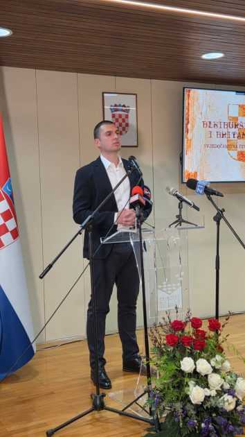 ZAGREB: Predstavljena knjiga „Bleiburška tragedija i britanska obmana – Svjedočanstva bivših britanskih časnika“ Vladimir Šumanović