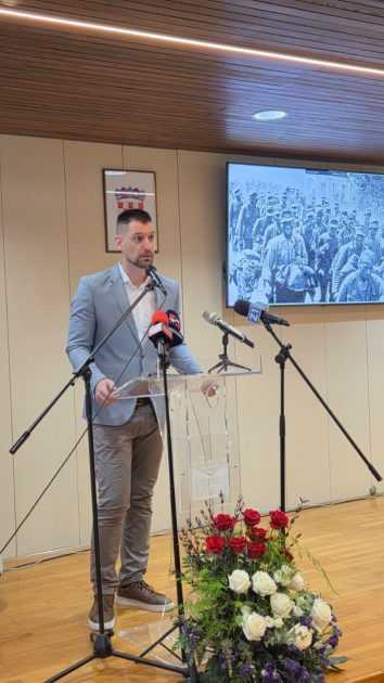 ZAGREB: Predstavljena knjiga „Bleiburška tragedija i britanska obmana – Svjedočanstva bivših britanskih časnika“ ZAGREB: Predstavljena knjiga „Bleiburška tragedija i britanska obmana – Svjedočanstva bivših britanskih časnika“