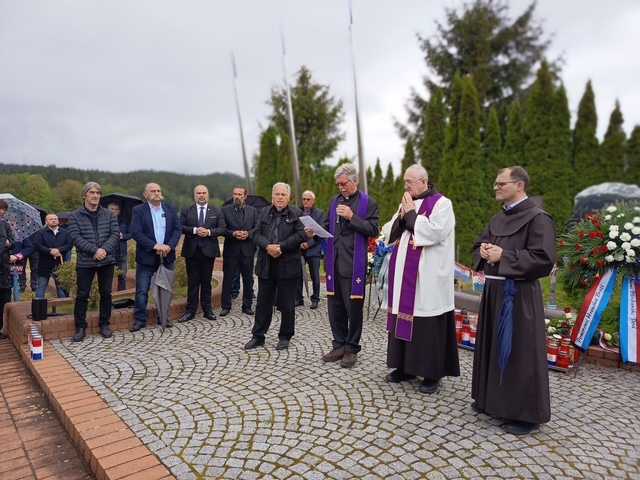 81. OBLJETNICA: Veleposlanik Glunčić položio vijence žrtvama Bleiburške tragedije i Križnog puta