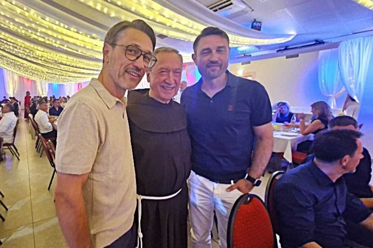 SPORTSKO-GLAZBENI SPEKTAKL U BEČU: Za 20. rođendan SK Cro Vienna stigla Maja Šuput i legende hrvatskog nogometa