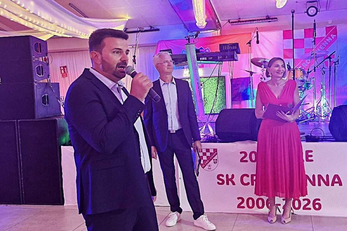 SPORTSKO-GLAZBENI SPEKTAKL U BEČU: Za 20. rođendan SK Cro Vienna stigla Maja Šuput i legende hrvatskog nogometa
