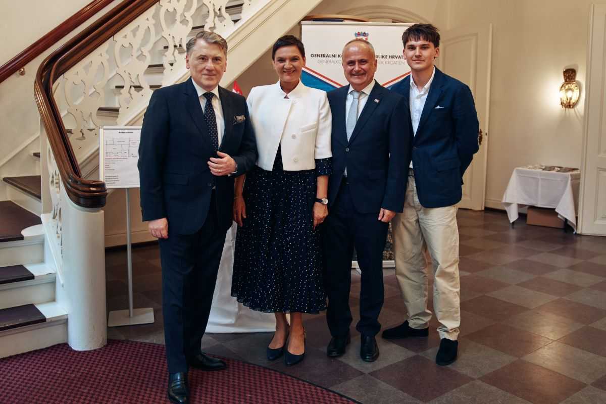TRODNEVNO SLAVLJE U HAMBURGU: Dan državnosti u organizaciji Generalnog konzulata svečano proslavljen u vili Stavenhagenhaus TRODNEVNO SLAVLJE U HAMBURGU: Dan državnosti u organizaciji Generalnog konzulata svečano proslavljen u vili Stavenhagenhaus