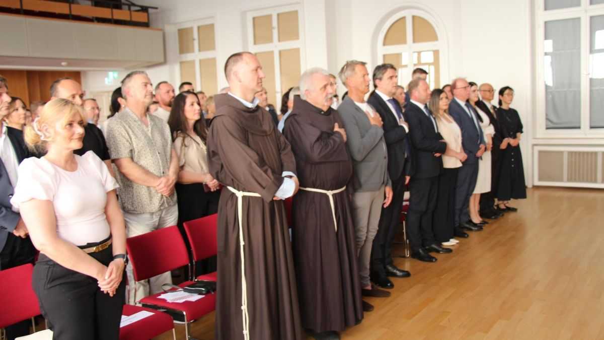 DÜSSELDORF: Svečano obilježen Dan državnosti RH i Dan oružanih snaga RH