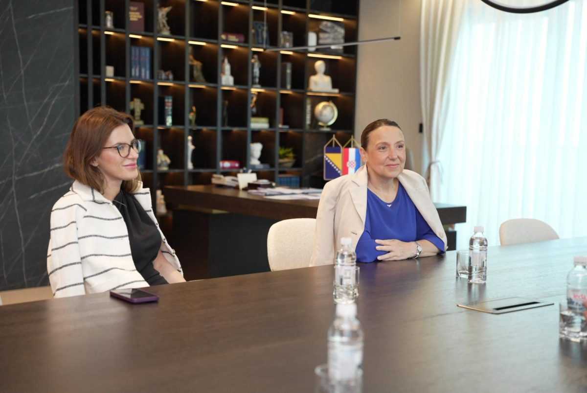NASTAVAK SURADNJE: Zdravstveni projekti i stručna suradnja s RH za bolju dostupnost skrbi pacijentima Sastanak u Mostaru / Foto: HDZ BIH