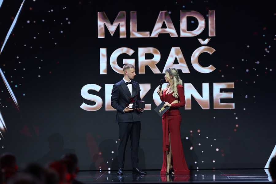 DINAMOVA DOMINACIJA NA DODJELI NAGRADA: Beljo najbolji igrač i strijelac SHNL-a, Kovačević trener godine DINAMOVA DOMINACIJA NA DODJELI NAGRADA: Beljo najbolji igrač i strijelac SHNL-a, Kovačević trener godine
