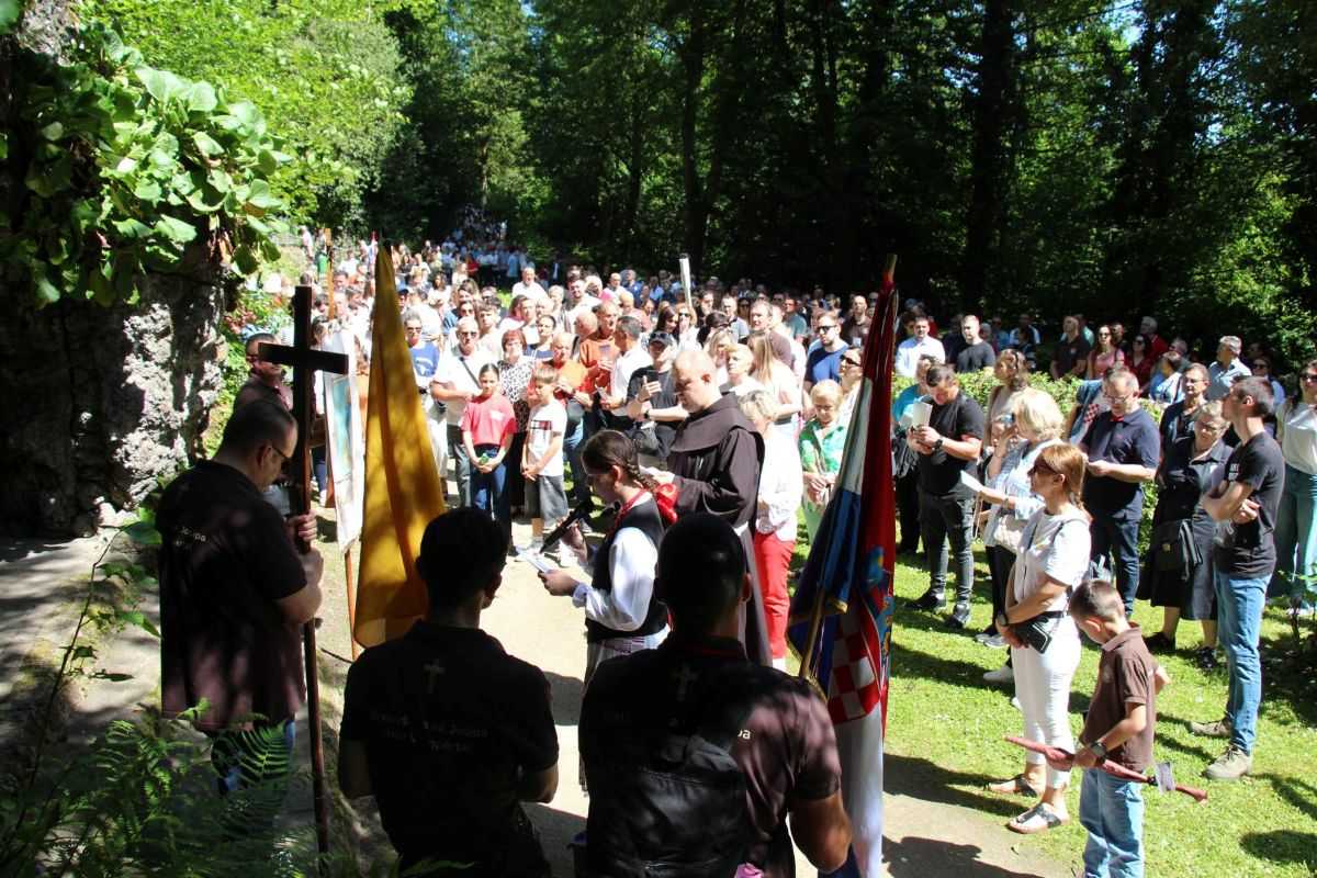 HRVATI HODOČASTILI 56. PUT U NEVIGES: Više od 5.000 vjernika na jednom od najpoznatijih hodočašća u Njemačkoj čija povijest seže u 17. stoljeće