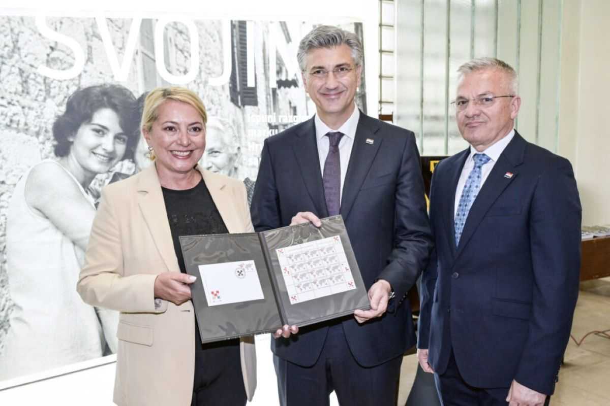 ZAGREB: Započeo bogat program Tjedna Hrvata izvan Republike Hrvatske ZAGREB: Započeo bogat program Tjedna Hrvata izvan Republike Hrvatske