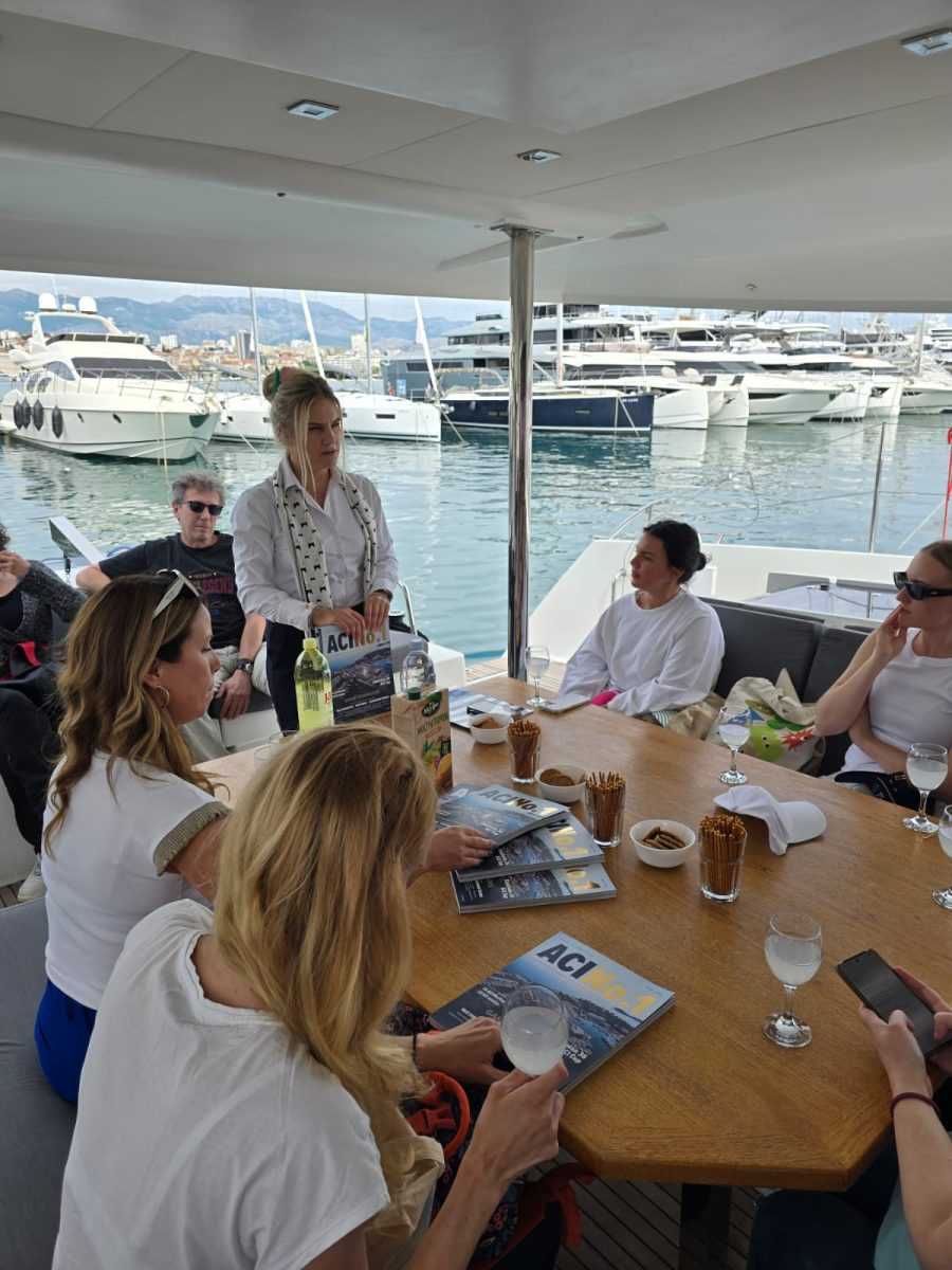 PROMOCIJA HRVATSKE: Osam inozemnih novinara s osam tržišta otkriva nautičku ponudu središnje Dalmacije PROMOCIJA HRVATSKE: Osam inozemnih novinara s osam tržišta otkriva nautičku ponudu središnje Dalmacije
