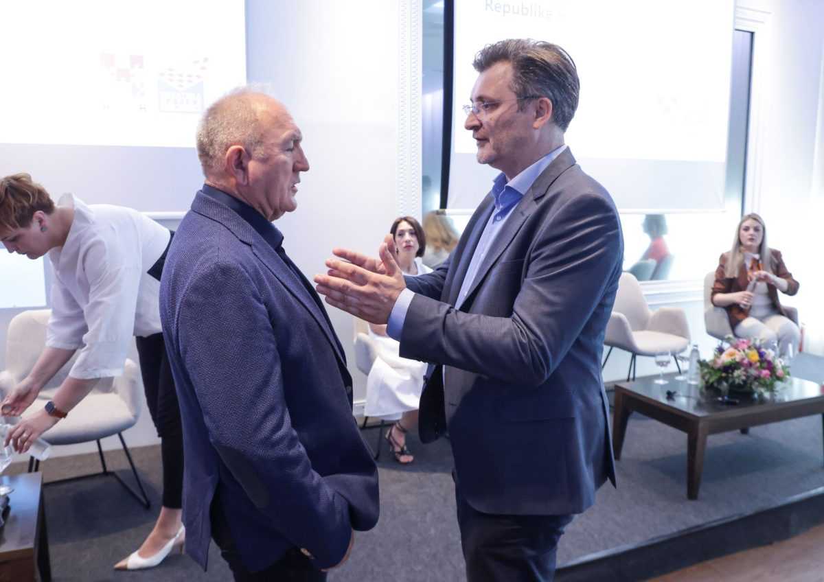 Na fotografiji Stipe Puđa, Serđo Obratov / Foto: Hina