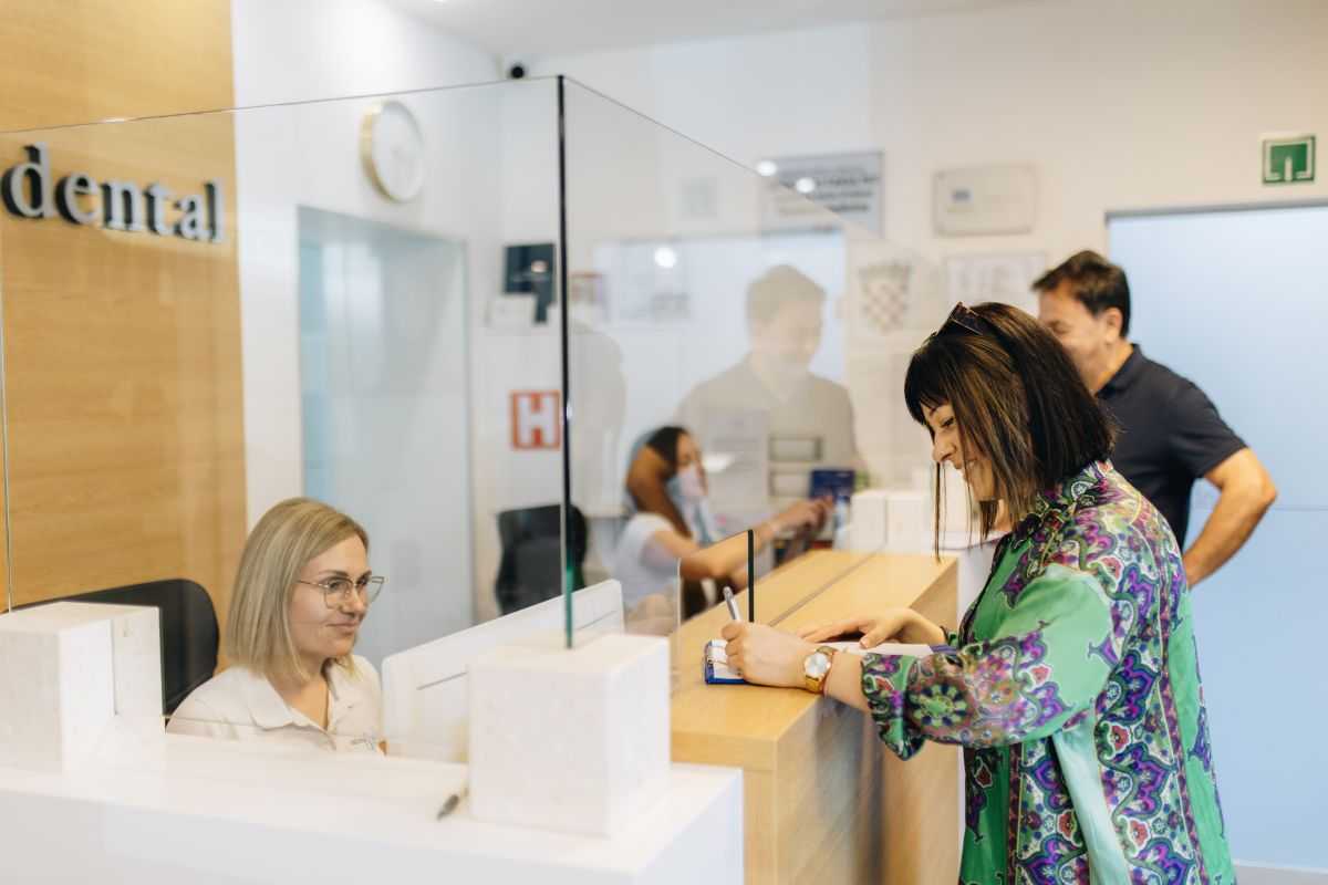 STOMATOLOŠKA POLIKLINIKA SALONA DENTAL: Centar vrhunske stomatologije u Dalmaciji