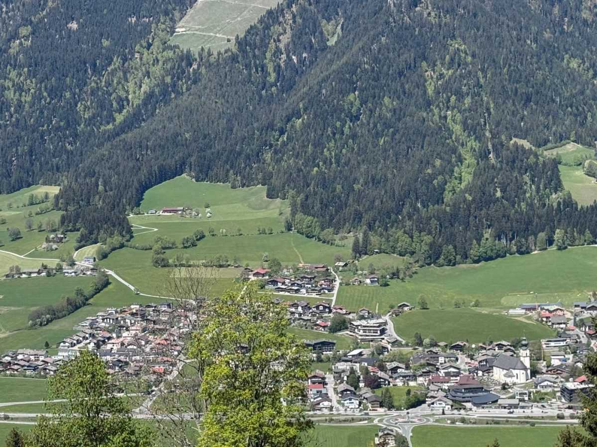 HRVATI U KUĆI „GORSKOG LIJEČNIKA“ - DER BERGDOKTOR: Došli smo kod doktora, a doktor na odmoru