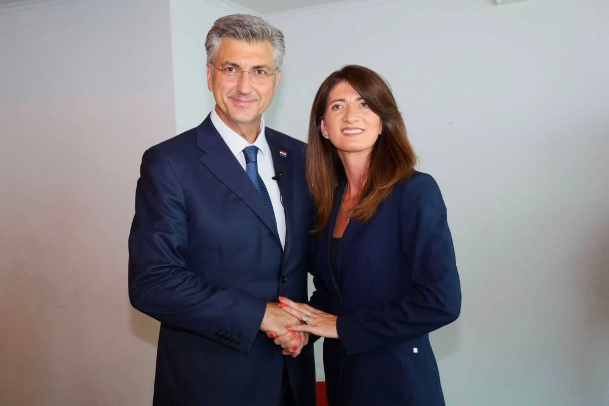 VODSTVO DVAJU HDZ-a U DUBROVNIKU: Zajednička potpora europskim integracijama BiH i ustavnoj ravnopravnosti Hrvata VODSTVO DVAJU HDZ-a U DUBROVNIKU: Zajednička potpora europskim integracijama BiH i ustavnoj ravnopravnosti Hrvata