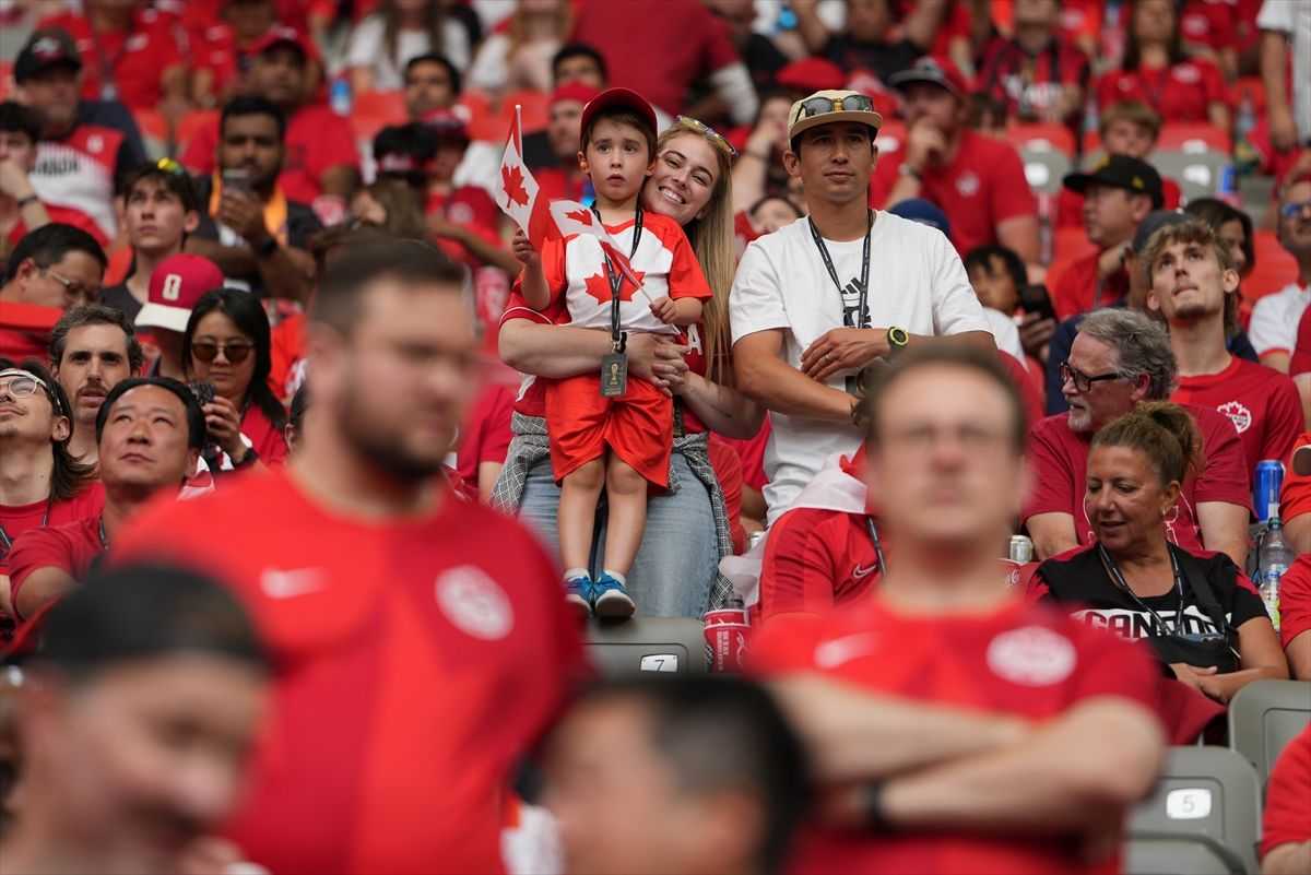 POVIJESNA POBJEDA KANADE: Kanadsko slavlje protiv Katra zasjenila teška ozljeda kanadskog veznjaka Konea POVIJESNA POBJEDA KANADE: Kanadsko slavlje protiv Katra zasjenila teška ozljeda kanadskog veznjaka Konea