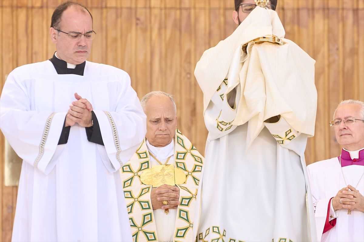 MADRID: Papa Lav XIV. okupio 1,2 milijuna ljudi i poslao oštru poruku protiv zidova i mržnje MADRID: Papa Lav XIV. okupio 1,2 milijuna ljudi i poslao oštru poruku protiv zidova i mržnje