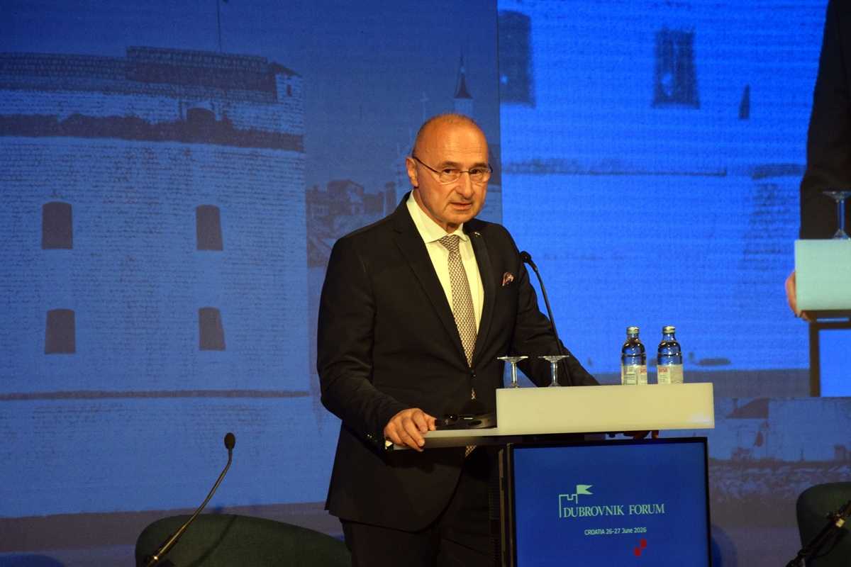 HRVATSKI DRŽAVNI VRH: "Ne smijemo dopustiti svijet u kojem vrijedi pravilo 'tko je jači, tlači'" Gordan Grlić Radman / Foto: Hina