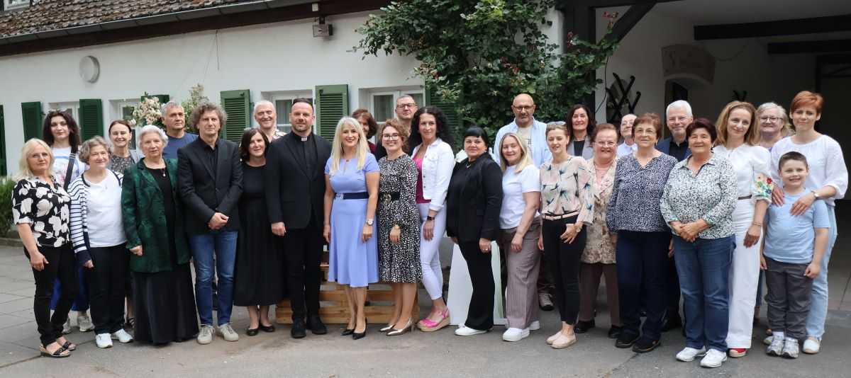 Hrvati na književnoj večeri vlč. Ivana Cestara u Mainzu / Foto: Fenix (MD)