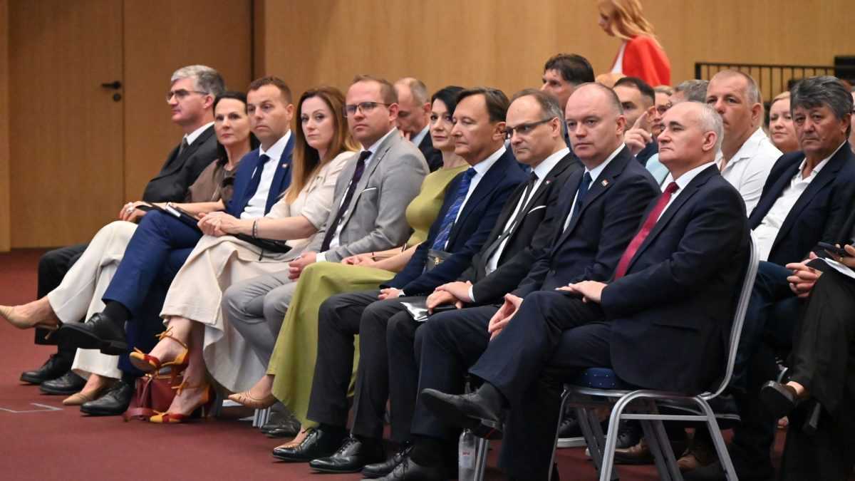 Javna rasprava / Foto: MDU