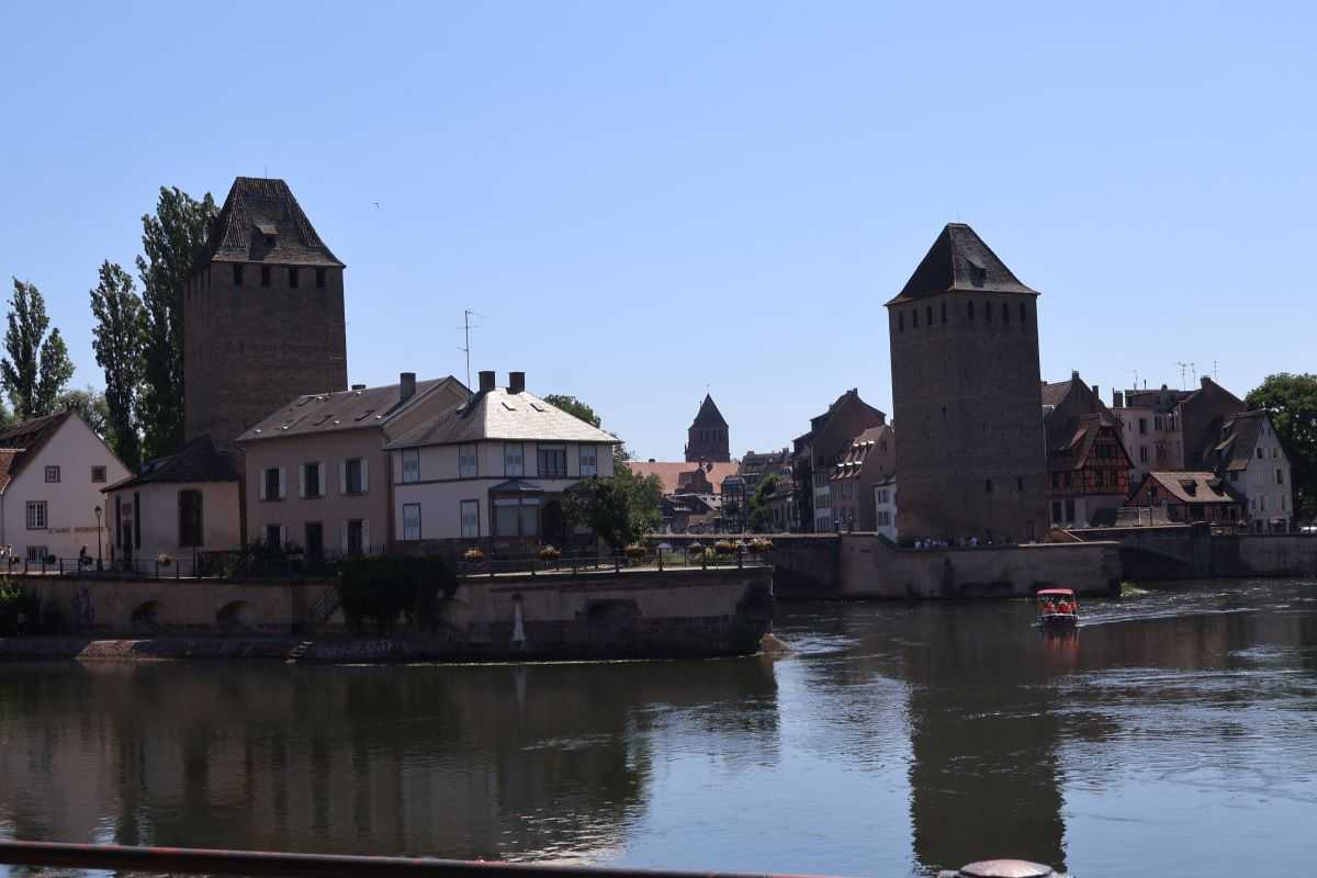 FRANCUSKA ELEGANCIJA I NJEMAČKA PRAKTIČNOST: Strasbourg - Na Mostu gavrana i danas se noću „čuju“ koraci pogubljenih FRANCUSKA ELEGANCIJA I NJEMAČKA PRAKTIČNOST: Strasbourg - Na Mostu gavrana i danas se noću „čuju“ koraci pogubljenih