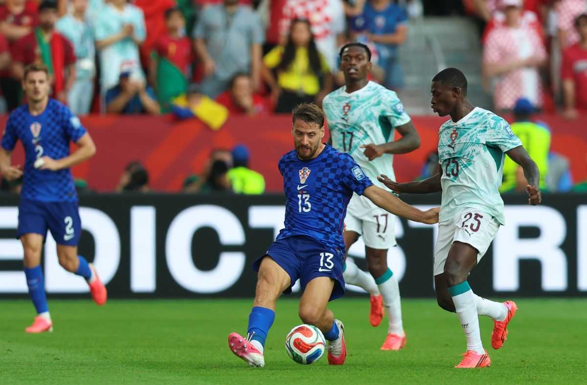HRVATSKA IDE DOMA: Portugal uz čudne sudačke odluke s 2:1 savladao Vatrene HRVATSKA IDE DOMA: Portugal uz čudne sudačke odluke s 2:1 savladao Vatrene