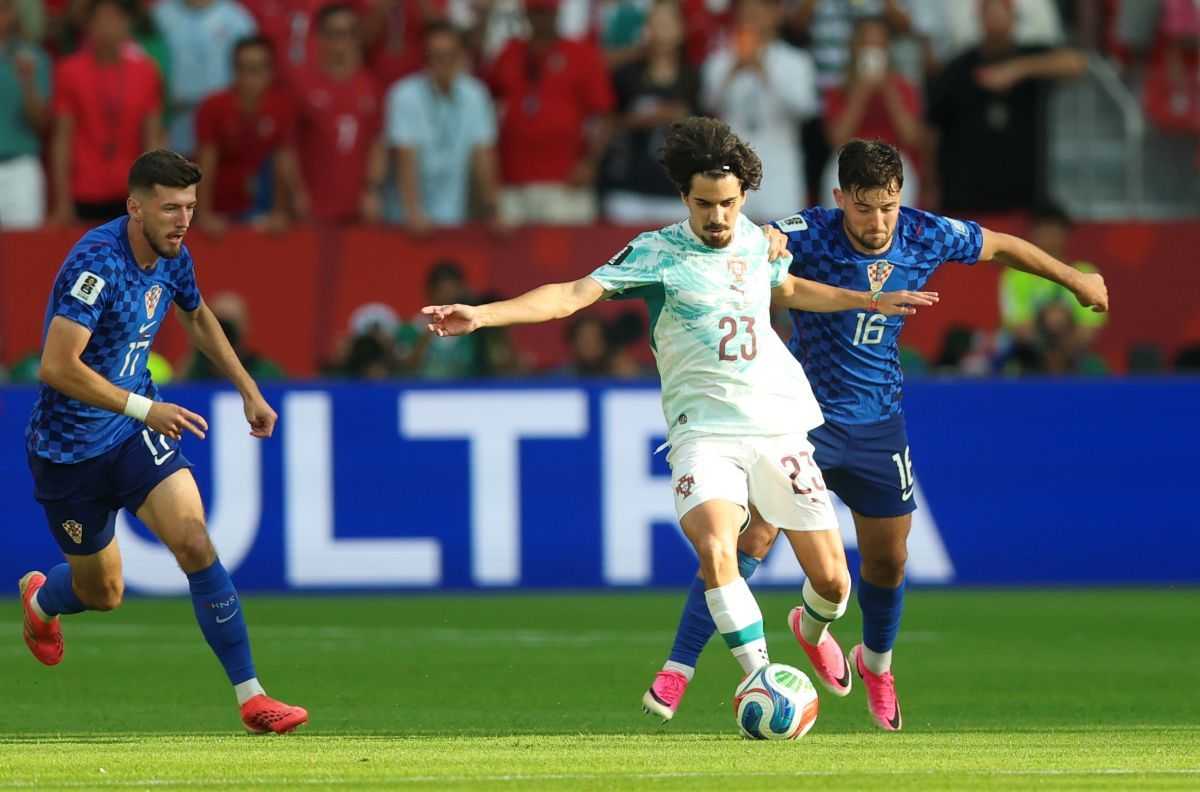 HRVATSKA IDE DOMA: Portugal uz čudne sudačke odluke s 2:1 savladao Vatrene HRVATSKA IDE DOMA: Portugal uz čudne sudačke odluke s 2:1 savladao Vatrene