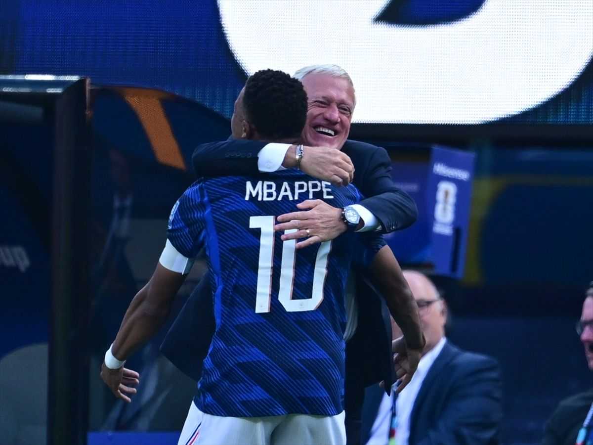 NEZAUSTAVLJIVA FRANCUSKA: Kylian Mbappe i društvo s 3:0 izbacili Švedsku sa SP-a NEZAUSTAVLJIVA FRANCUSKA: Kylian Mbappe i društvo s 3:0 izbacili Švedsku sa SP-a