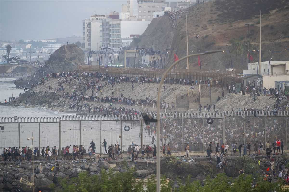 DR.SC. JADRANKA POLOVIĆ: Može li EU obraniti Gibraltar kao svoju posljednju sigurnu vezu sa svijetom DR.SC. JADRANKA POLOVIĆ: Može li EU obraniti Gibraltar kao svoju posljednju sigurnu vezu sa svijetom