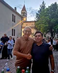 "MISLI IZ RAZGOVORA": U Drumu kod Imotskog predstavljena knjiga fra Vuka Buljana, voditelja HKM Köln