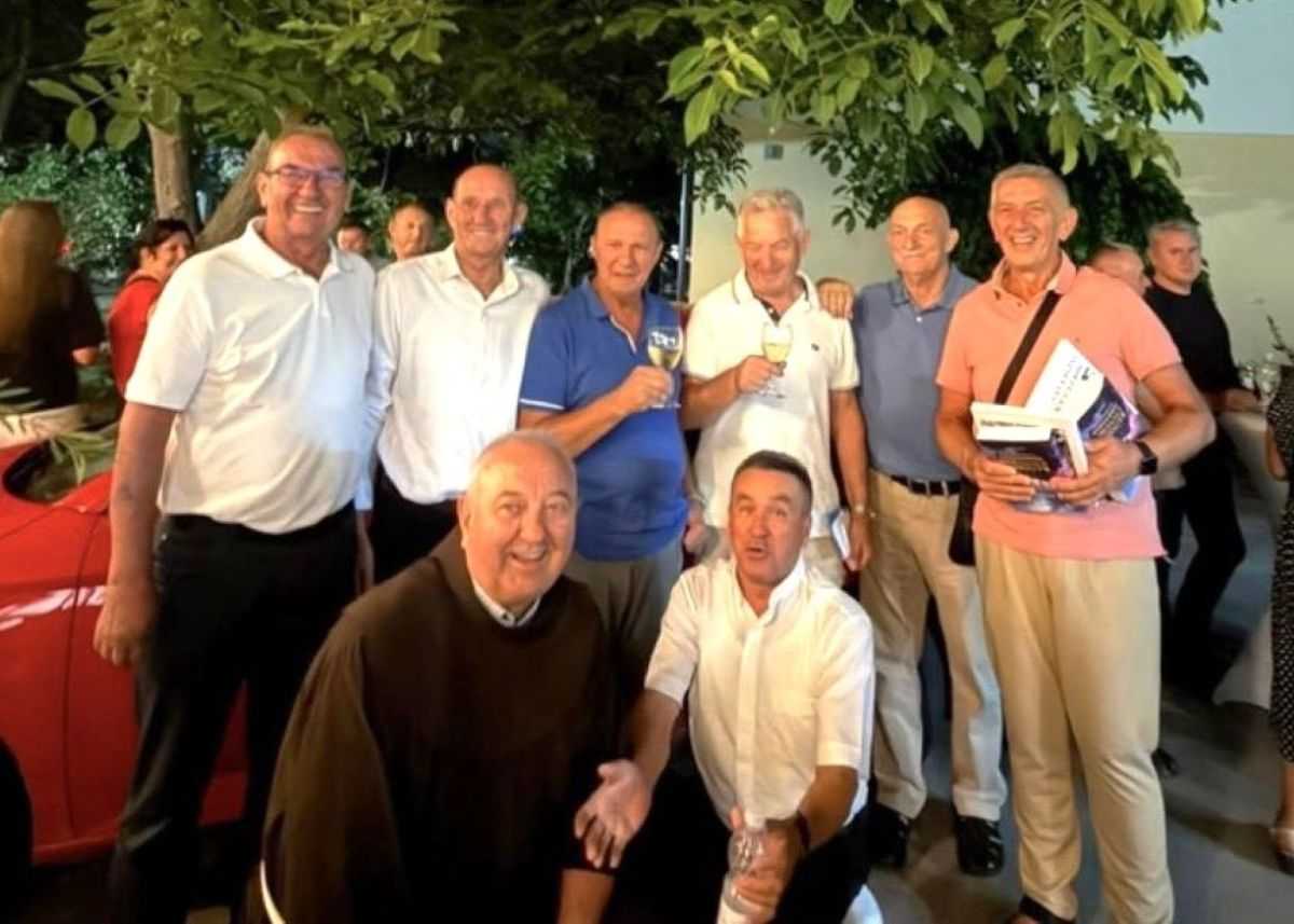 ODŽAK: Promocija knjige fra Vlade Ereša „Radosno u novi dan“