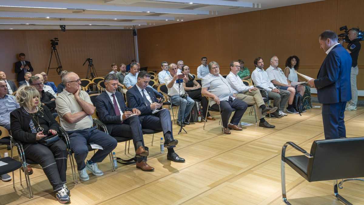 MÜNCHEN IM ZEICHEN DER AUFARBEITUNG: Internationales Symposium zum jugoslawischen Staatsterror MÜNCHEN IM ZEICHEN DER AUFARBEITUNG: Internationales Symposium zum jugoslawischen Staatsterror