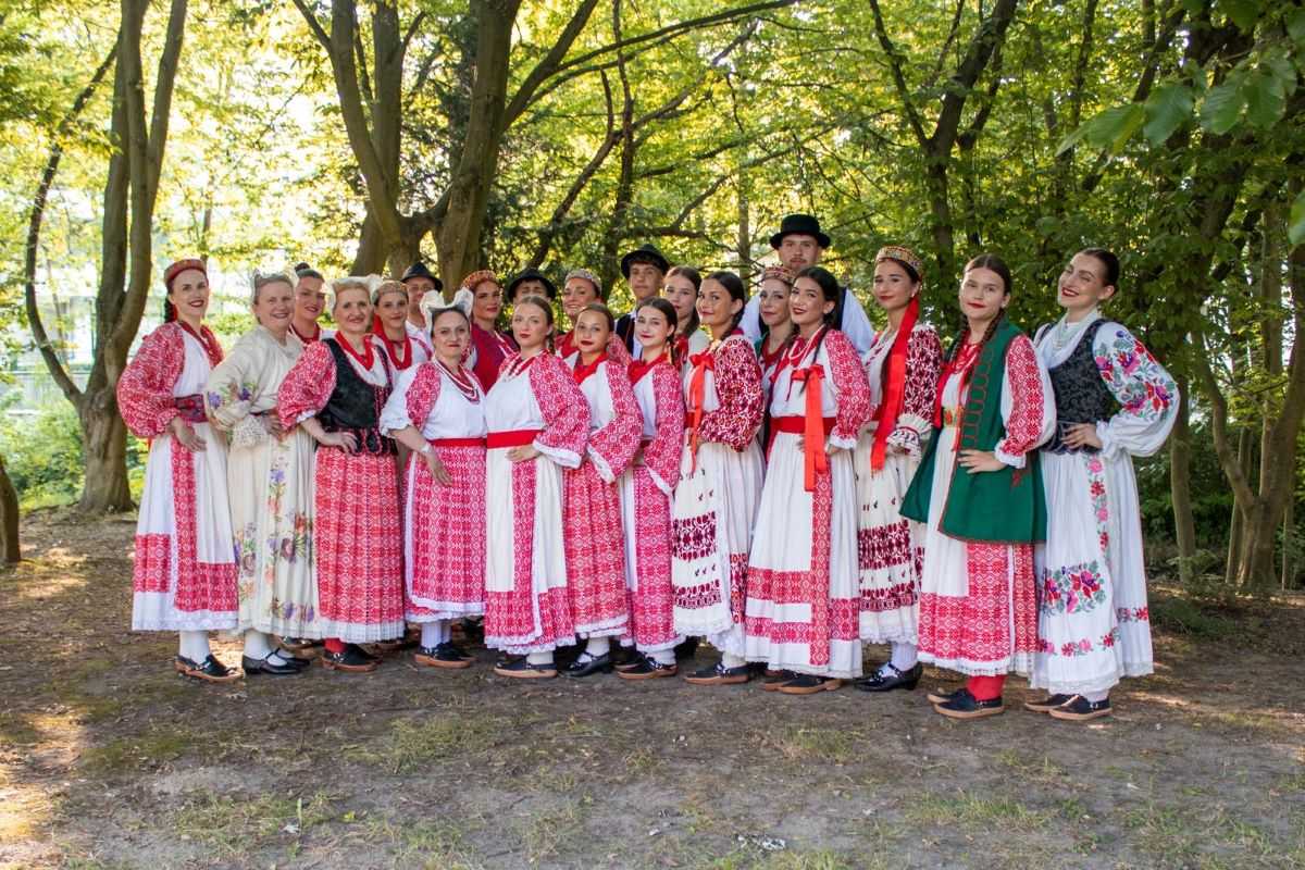 "MOJA DOMOVINA" IZAZVALA SUZE PONOSA: Oko 130 hrvatskih folkloraša u Erkrathu pokraj Düsseldorfa oduševilo publiku "MOJA DOMOVINA" IZAZVALA SUZE PONOSA: Oko 130 hrvatskih folkloraša u Erkrathu pokraj Düsseldorfa oduševilo publiku
