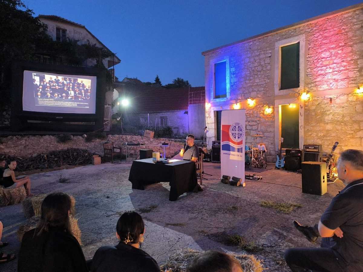 STOLJETNE VEZE LOVREĆA S EUROPOM: Galantari i izgradnja najveće crkve u Imotskoj krajini Predavanje / Foto: Hrvatska udruga Benedik