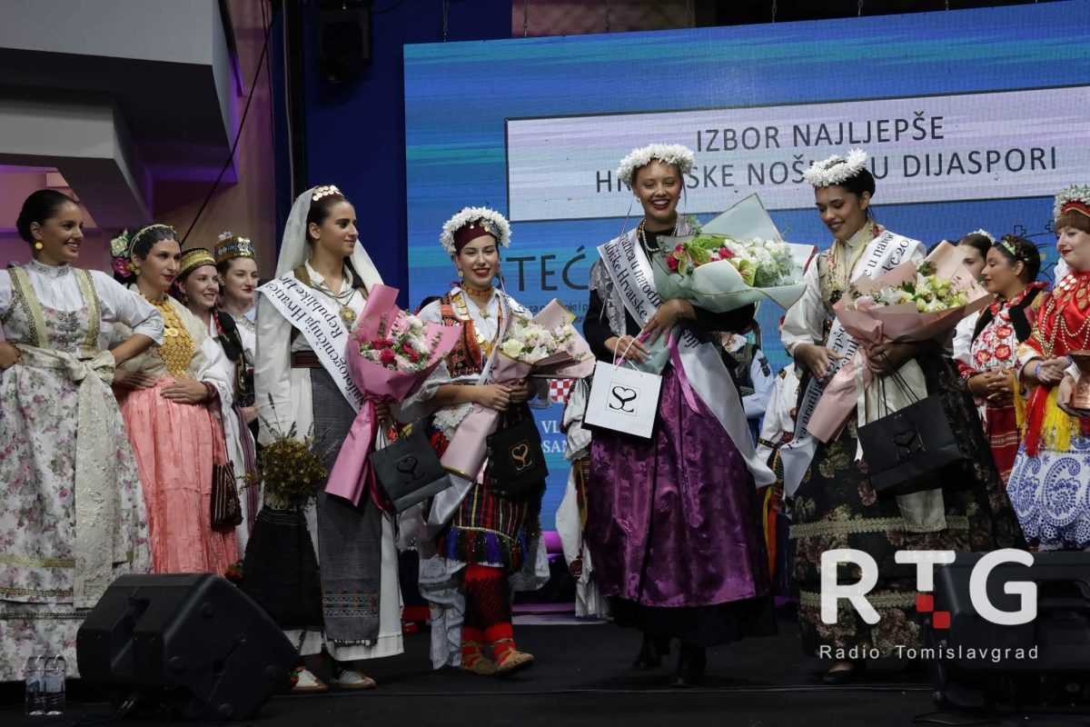 IZBOR HRVATICA U NARODNOJ NOŠNJI: Vesna Barišić iz Argentine ponijela titulu najljepše IZBOR HRVATICA U NARODNOJ NOŠNJI: Vesna Barišić iz Argentine ponijela titulu najljepše