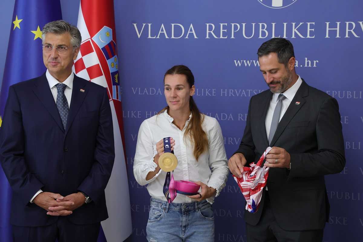 PLENKOVIĆ ČESTITAO ATLETSKIM JUNACIMA: Svaka čast, vaši su rezultati inspiracija PLENKOVIĆ ČESTITAO ATLETSKIM JUNACIMA: Svaka čast, vaši su rezultati inspiracija