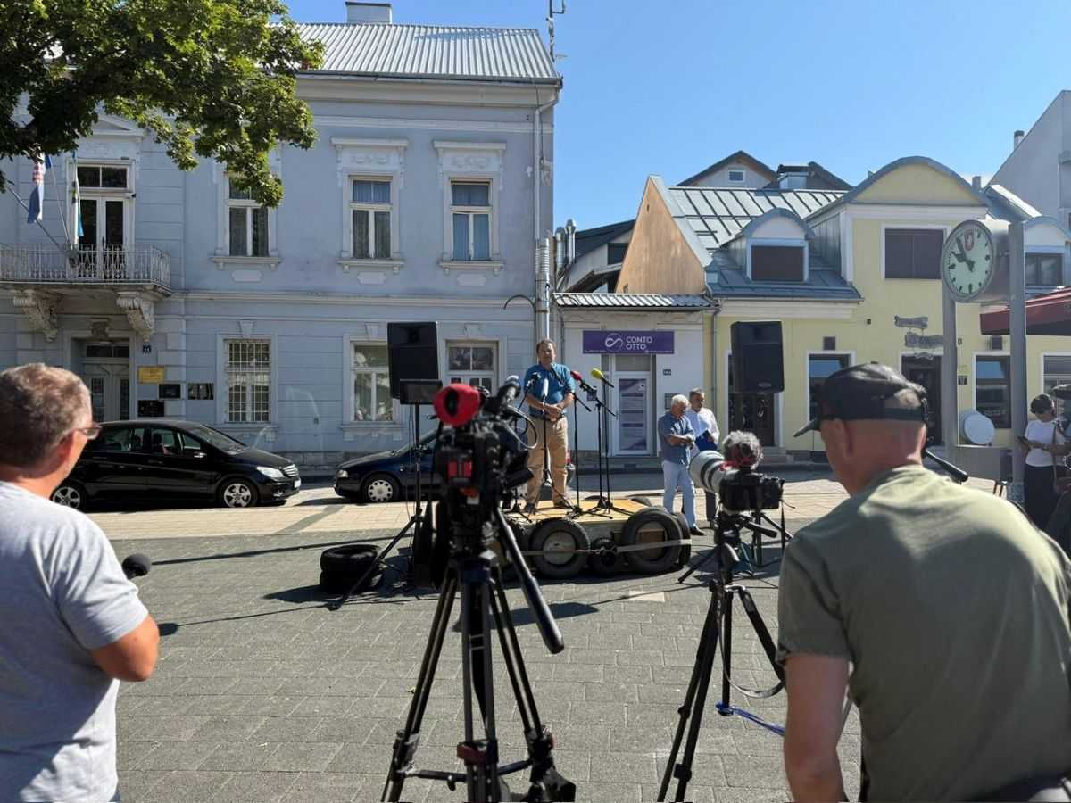 PROSVJED U GOSPIĆU: Ako spasimo Liku, spasili smo i Hrvatsku! PROSVJED U GOSPIĆU: Ako spasimo Liku, spasili smo i Hrvatsku!